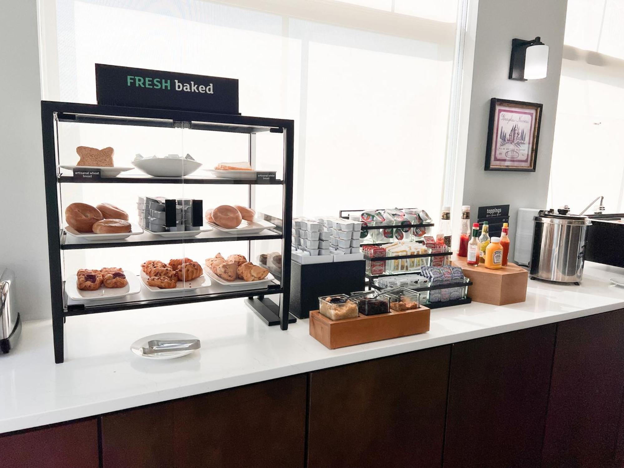 Holiday Inn Hotel & Suites Madison West - Middleton By Ihg Buitenkant foto